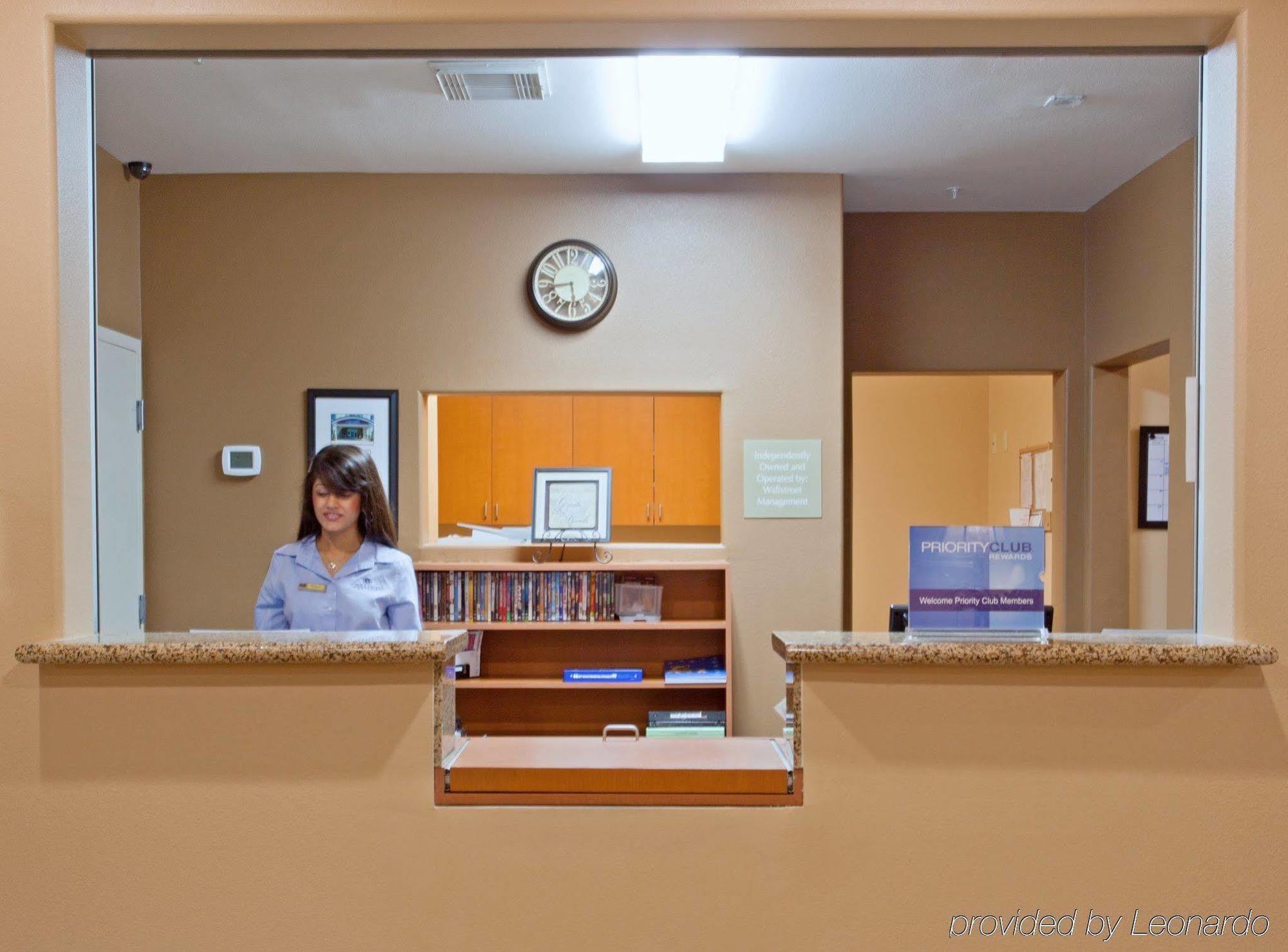 Candlewood Suites Houston Westchase - Westheimer By Ihg Интериор снимка